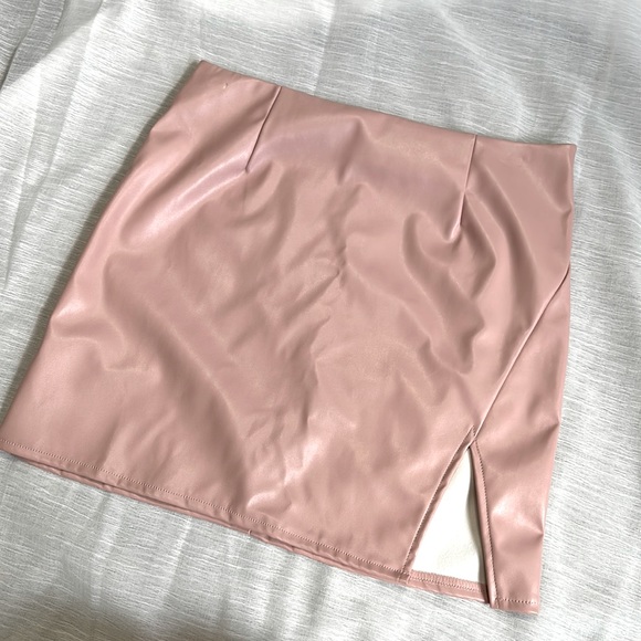 Shein faux leather skirt  Size Large - Picture 1 of 2